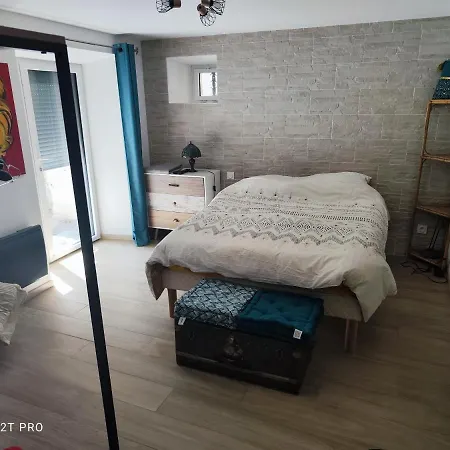 Renovee Dans Maison Ancienne Апартаменты